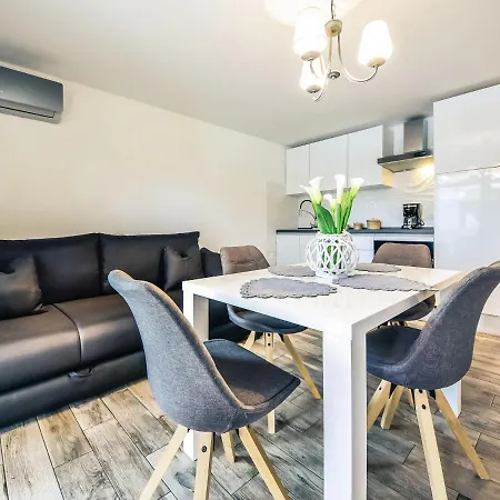 Petra-2 By Interhome *