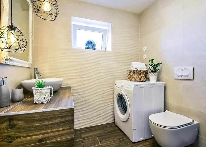 Petra-2 By Interhome *