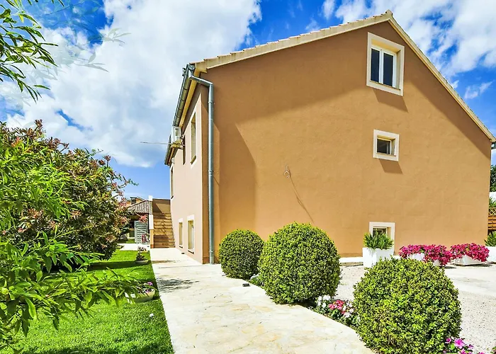 アパート Petra-2 By Interhome