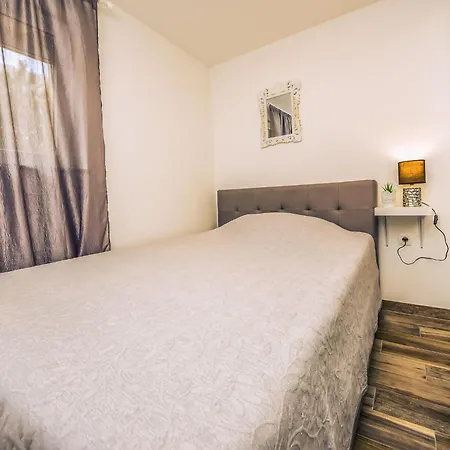 Petra-2 By Interhome Appartamento Biograd Na Moru