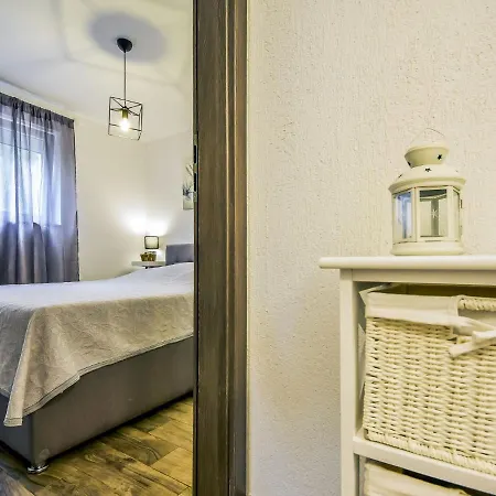 Appartamento Petra-2 By Interhome