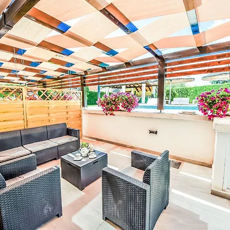 Appartamento Petra-2 By Interhome